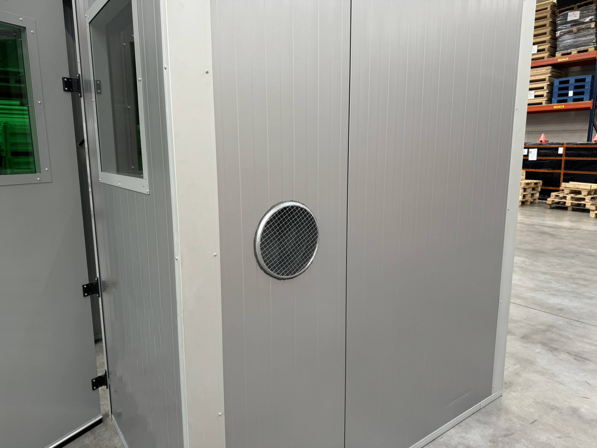 unisoniclaserboothventialtion.jpeg unisoniclaserboothventialtion.jpeg